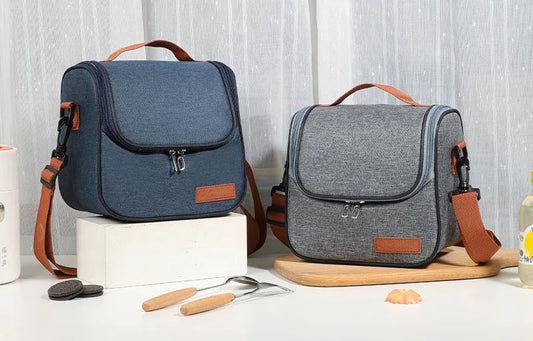 Sac isotherme de qualité en bleu et gris, élégant et pratique pour garder les repas au frais