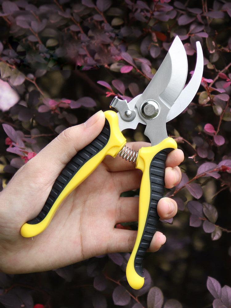 Secateur a main pour taille de plantes avec manche ergonomique