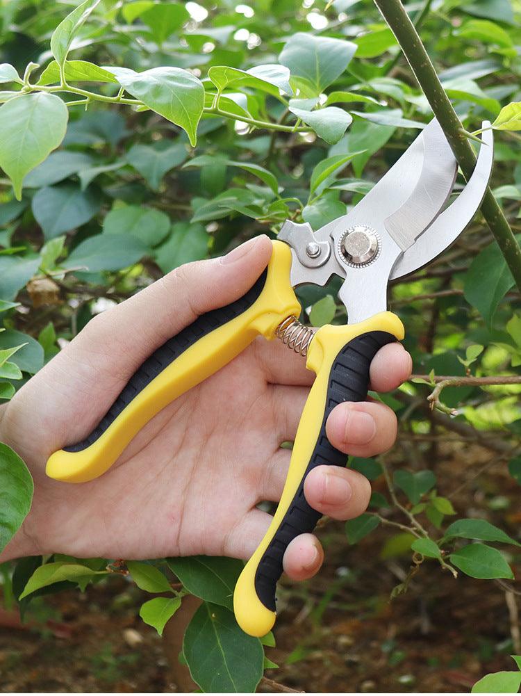 Secateur a main pour taille de plantes avec manche ergonomique