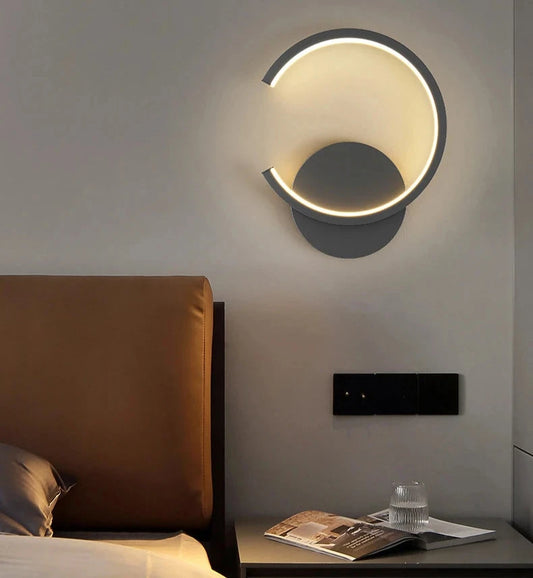 Applique murale LED chambre moderne en forme semi-circulaire avec éclairage doux, idéale pour la décoration intérieure