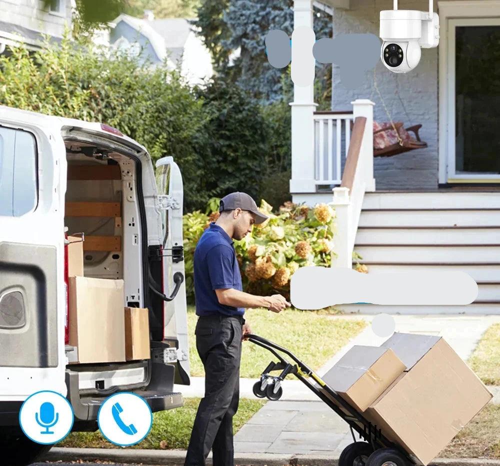 Kit camera de surveillance solaire installé à l'extérieur, capturant une livraison près d'une maison, avec vision nocturne et robustesse
