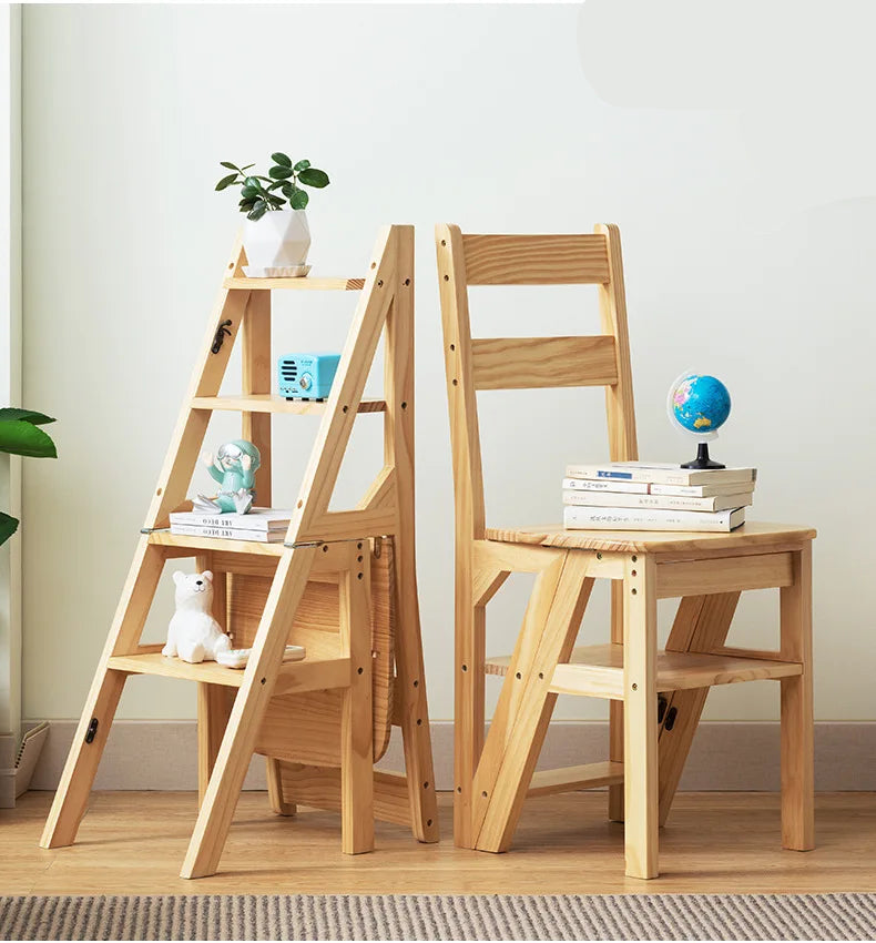 Chaise pliante en bois moderne avec étagère intégrée, idéale pour les espaces réduits et les décors contemporains.