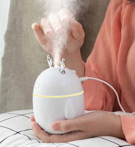 Appareil diffusion huiles essentielles pas cher en forme de petite créature mignonne, émettant de la vapeur apaisante