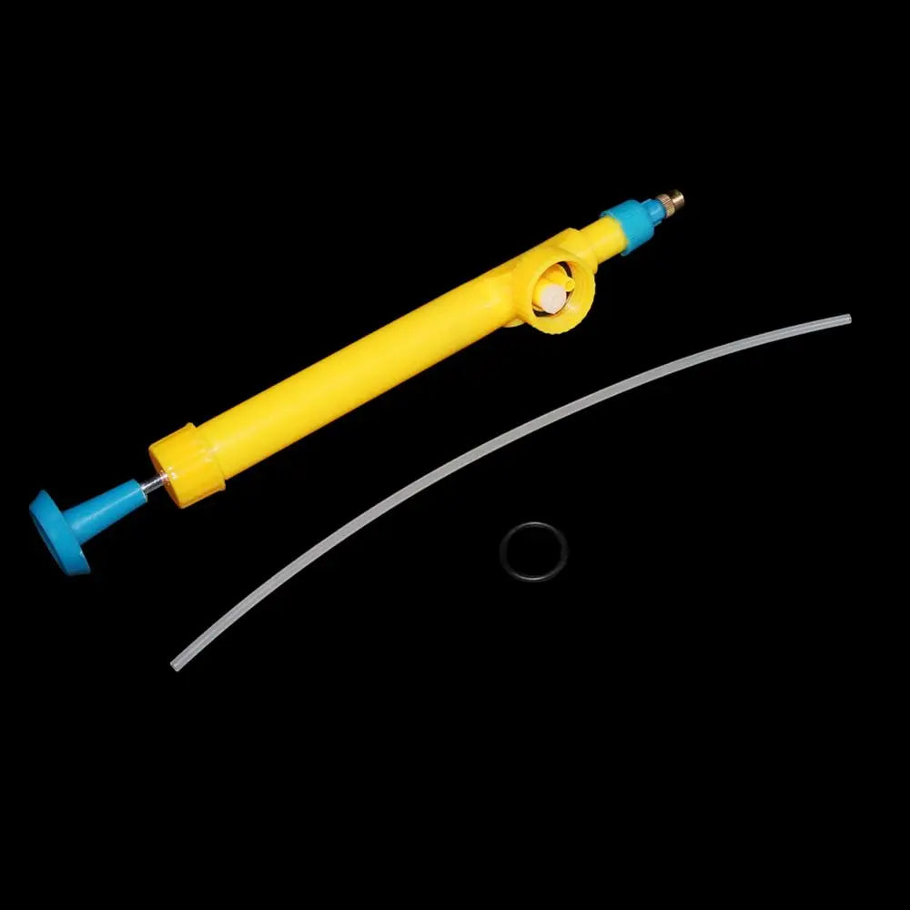 Pompe haute pression jardin de couleur jaune avec flexible transparent et accessoires pour un arrosage efficace