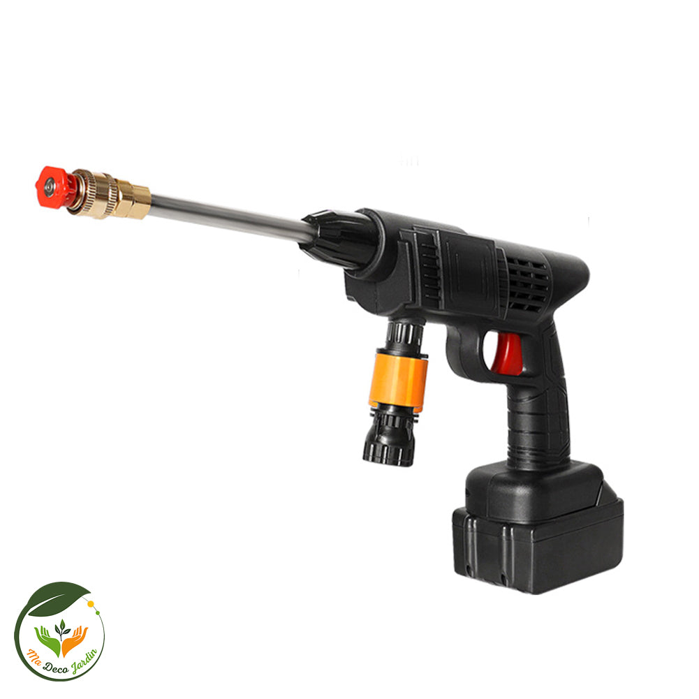 Nettoyeur haute pression PISTOLAV avec poignée ergonomique et buse réglable, idéal pour nettoyer efficacement divers surfaces.