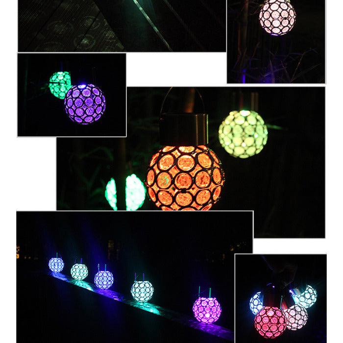 Lanterne solaire décorative avec motifs colorés, idéale pour enrichir vos espaces extérieurs, lampe de jardin solaire.