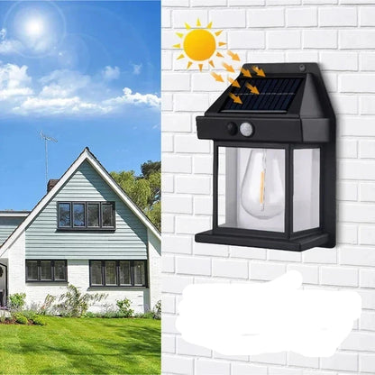 Applique murale solaire en métal noir avec un design élégant, idéale pour l'éclairage extérieur de votre jardin
