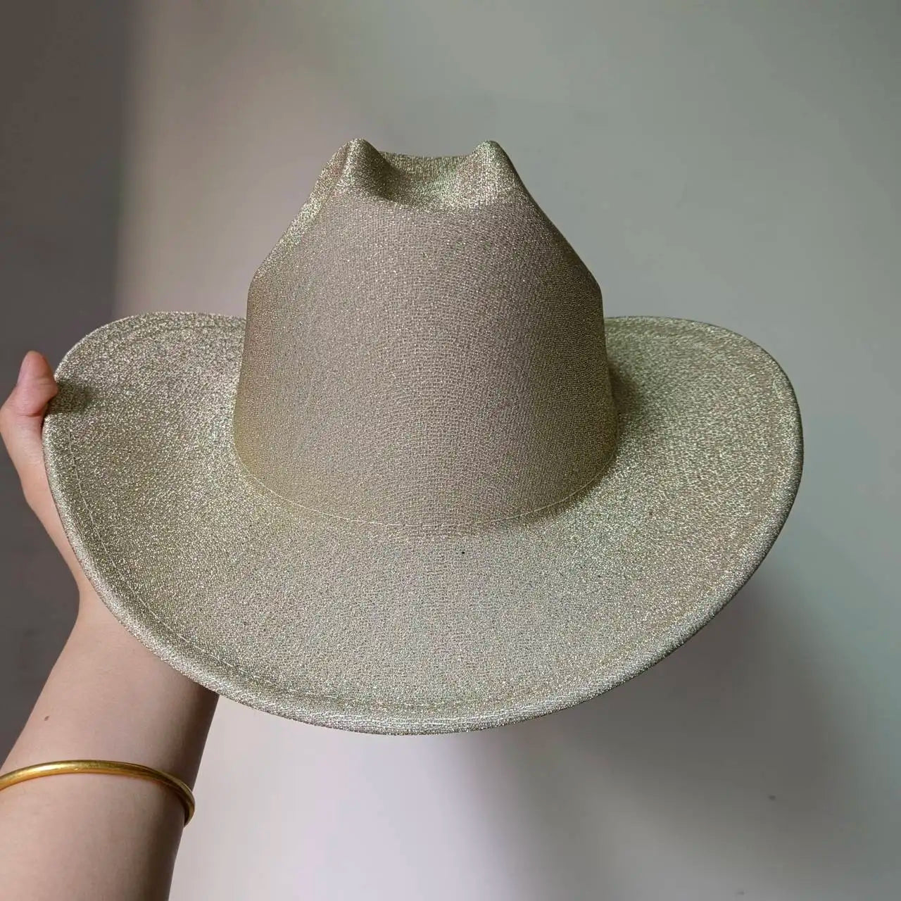 Chapeau-cowboy-pour-fete-beige