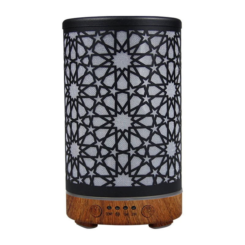 Diffuseur huiles essentielles marocain élégant avec motifs géométriques et design en bois pour un intérieur apaisant