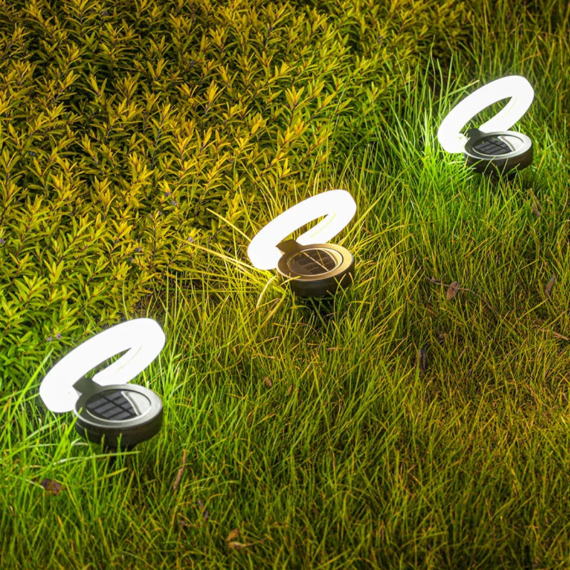 Eclairage-Exterieur-Solaire-LED-Design-pelouse