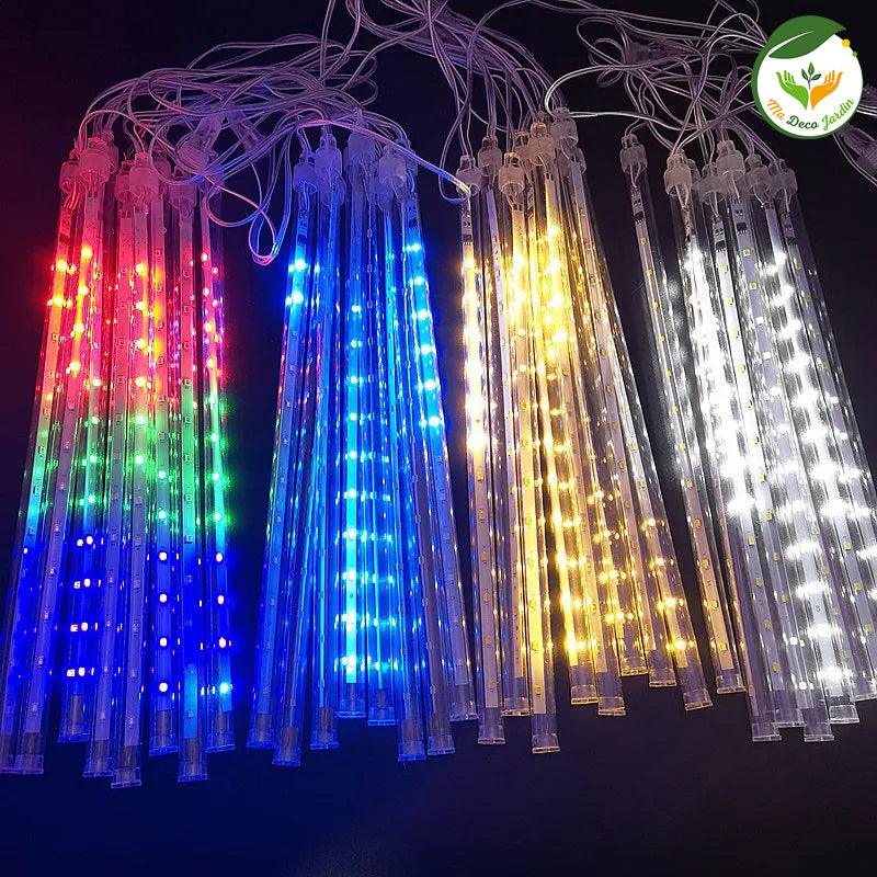 Guirlande Etoile LED Meteor avec lumières colorées en rouge, bleu, argenté et jaune, idéale pour décorer votre espace.