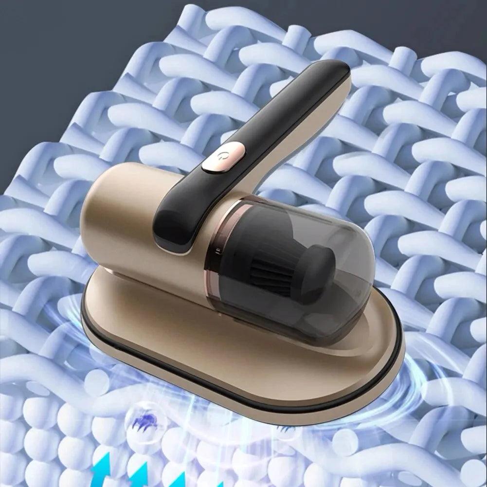 Mini aspirateur portable MINIASP élégant en or, conçu pour un nettoyage facile et efficace sur toutes surfaces