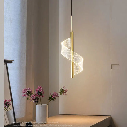 Plafonnier LED nordique moderne en cristal doré avec un design en spirale élégant, parfait pour la décoration intérieure