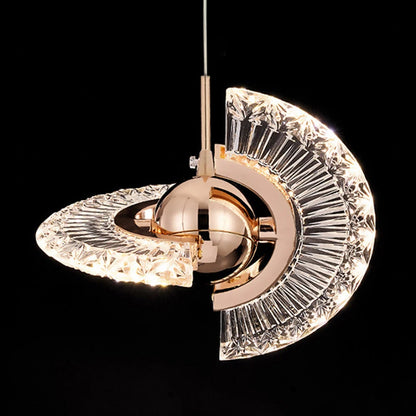 Plafonnier LED design nordique avec une structure en cristal et des accents dorés, offrant une lumière élégante pour la décoration intérieure