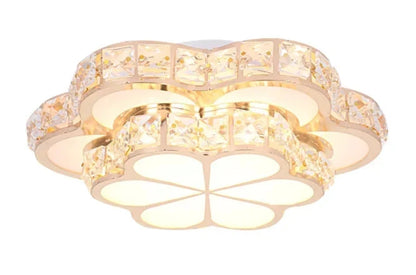 Plafonnier LED cristal design élégant avec un motif en fleur et des cristaux scintillants pour un décor moderne