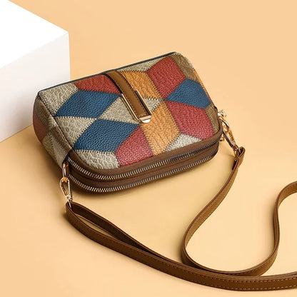 Sac bandoulière femme au style chic avec motifs géométriques colorés, idéal comme accessoires mode femme chic