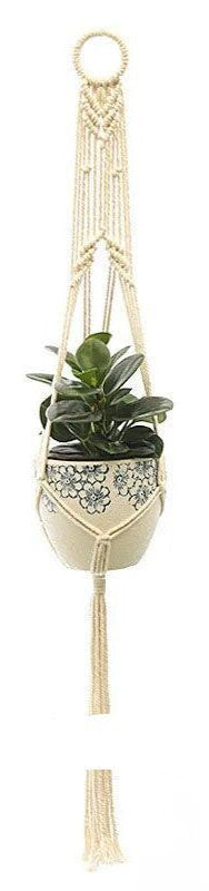 Support pot de fleur suspendu en macramé beige avec une plante verte à l'intérieur, idéal pour la décoration intérieure.