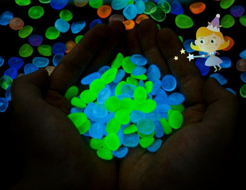 Des pierres scintillantes decoratives aux teintes fluorescentes, parfaites pour illuminer vos espaces avec style