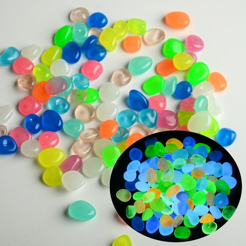 Pierres scintillantes decoratives multicolores en verre, parfaites pour créer une ambiance éclairee et esthétique