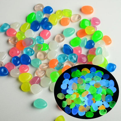 Pierres scintillantes decoratives multicolores en verre, parfaites pour créer une ambiance éclairee et esthétique