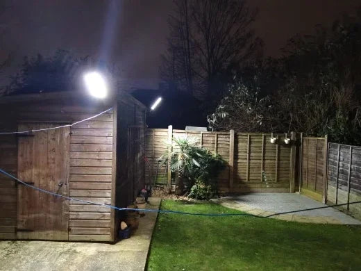 lampe-led-solaire-terrasse