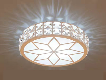 Plafonnier LED créatif avec design moderne et élégant pour décorations intérieures, parfait pour un éclairage contemporain.