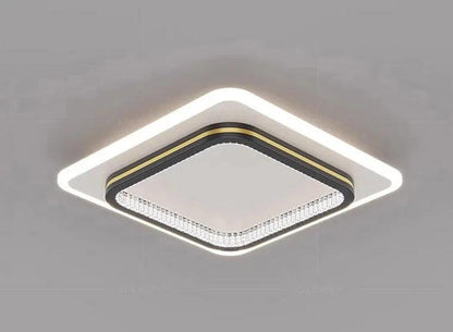 Plafonnier LED moderne avec design carré, contours dorés et éclairage lumineux élégant pour une touche contemporaine.