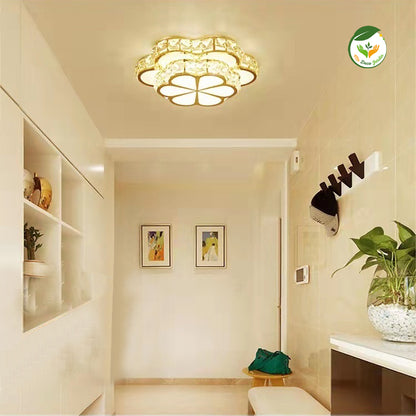 Plafonnier LED créatif pour décoration intérieure moderne, offrant un éclairage élégant dans un hall contemporain.