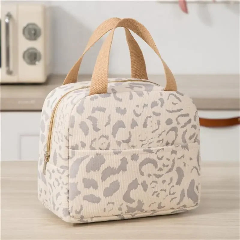 Sac isotherme tissu avec motif léopard, parfait pour les repas à emporter et le pique-nique